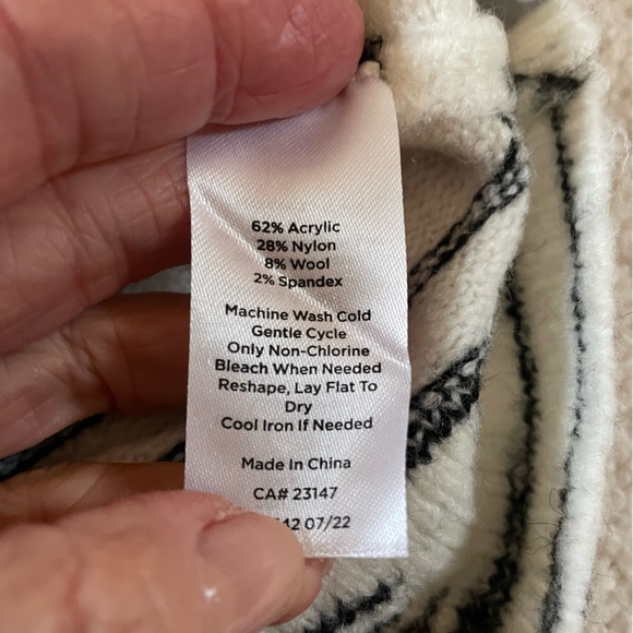 Talbots’s turtleneck/ mock neck sweater - Picture 6 of 6